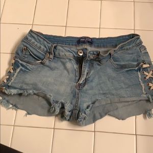 Denim shorts low cut with laces